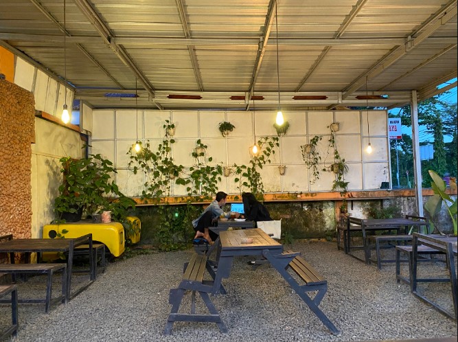 Cilacap, Tempatnya Kopi & Copy: Foto Copy April Menyambut Anda!